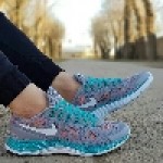 لوگوی فروشگاه کتونی اورجینال